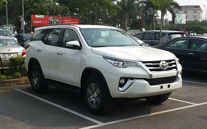 Toyota Fortuner khan hàng, đại lý 'hét' giá tăng 200 triệu