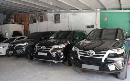 Toyota Fortuner 'lướt' đắt hơn 200 triệu so với xe mới