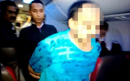 Hành khách khỏa thân trên chuyến bay đến Bangladesh