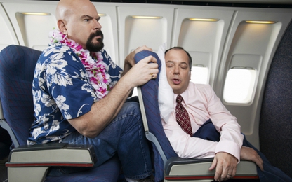 Tại sao khoảng cách ghế ngồi trên máy bay ngày càng bị thu hẹp