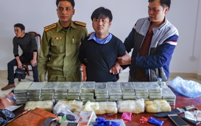 Bắt 3 người nước ngoài cùng 60 bánh heroin và 40.000 viên ma túy