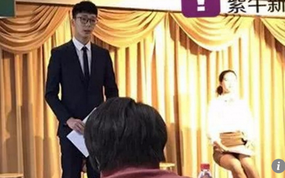 Chàng trai Trung Quốc thi vào trường nữ sinh để tìm bạn gái