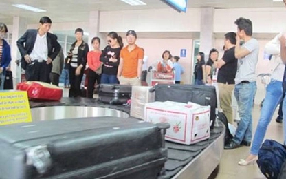 Nhân viên sân bay Tân Sơn Nhất trộm tài sản hành khách