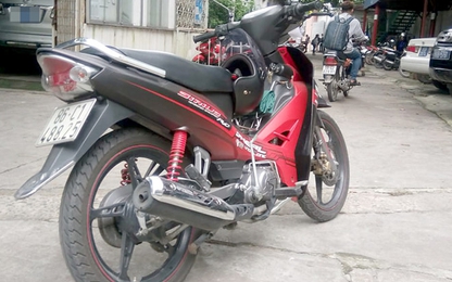 Dàn cảnh cướp xe máy của nữ sinh ở Sài Gòn