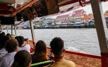 Đi buýt sông ngắm những ngôi chùa nổi tiếng ở Bangkok