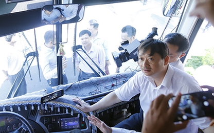Hơn 100 xe du lịch ở Đà Nẵng lắp camera chặn hướng dẫn viên 'chui'