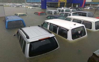Hàng chục nghìn ôtô ở Ấn Độ chìm trong mưa, thiệt hại 142 triệu USD