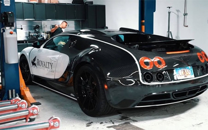 Một lần thay dầu siêu xe Bugatti mua được Camry