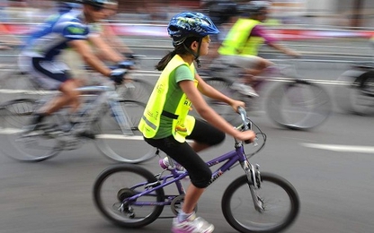 Trường học Anh cấm học sinh đạp xe không biển số
