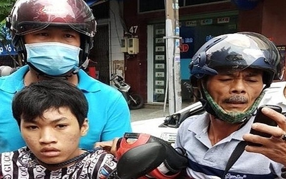 'Hiệp sĩ' Sài Gòn bắt kẻ giật ba lô của cô gái đi đường