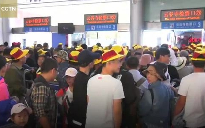 Hàng trăm triệu người Trung Quốc đổ xô đi chơi dịp nghỉ lễ
