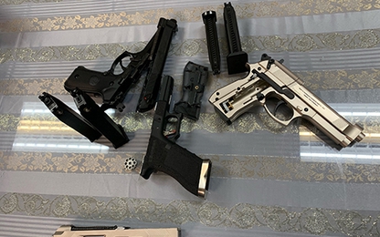 Valy có 3 khẩu súng bị bỏ ở sân bay Tân Sơn Nhất