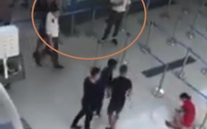 Cảng vụ nói gì khi an ninh sân bay đứng nhìn tiếp viên bị đánh
