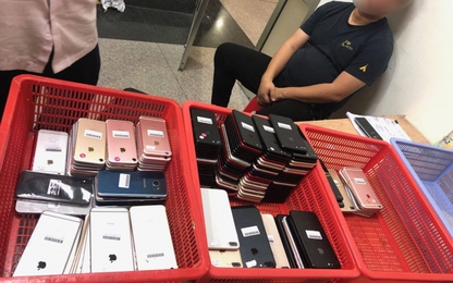 Khách Hàn Quốc nhập cảnh mang theo 200 điện thoại cũ cất giấu tinh vi