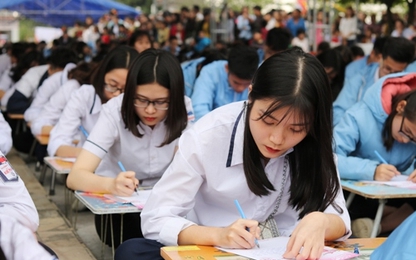 500 học sinh giỏi Hải Phòng khai bút đầu xuân