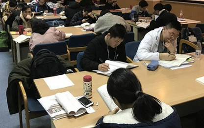 Nhiều học sinh Trung Quốc mất Tết vì bố mẹ bắt luyện thi