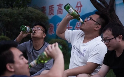 Trường đại học gây tranh cãi vì quy định cấm sinh viên uống rượu