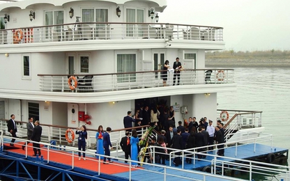 Du thuyền 5 sao đưa đoàn cấp cao Triều Tiên thăm vịnh Hạ Long