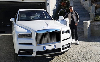 Ronaldo khoe siêu SUV Rolls-Royce mới tậu