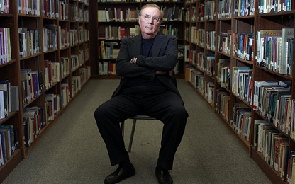 Nhà văn Mỹ quyên góp 1,25 triệu USD cho thư viện lớp học
