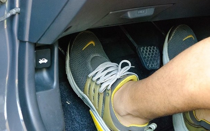 Đạp chân ga ôtô như thế nào để ít hao xăng và giữ an toàn?