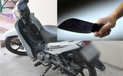 Thiếu nữ bị gã trai xin đi nhờ xe cướp xe máy