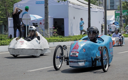 Sinh viên Việt chế xe chạy 1.091 km với một lít xăng