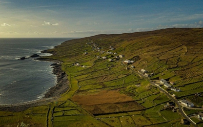 Đảo đẹp như tranh của Ireland ngỏ lời mời người Australia tới ở