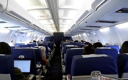 Điều tra hành khách Trung Quốc nghi trộm tiền trên máy bay
