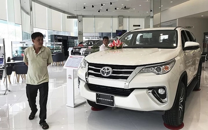 Toyota Fortuner giảm 100 triệu tại đại lý