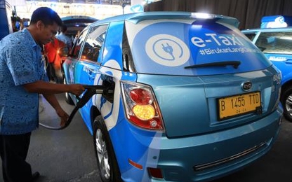 Indonesia đưa đội xe taxi chạy điện đầu tiên vào hoạt động