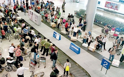 Lấy trộm đồng hồ tại điểm soi chiếu sân bay, nữ hành khách bị phạt