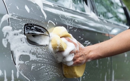 Tự rửa ô tô tại nhà có thể khiến xe dễ hỏng hơn?