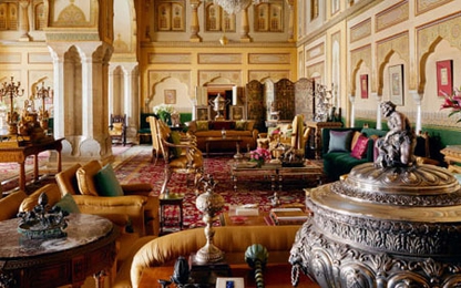 Hậu duệ hoàng gia cho thuê cung điện trên Airbnb
