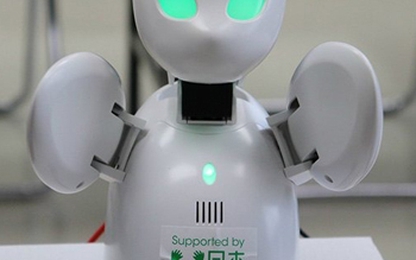 Robot đi học thay học sinh