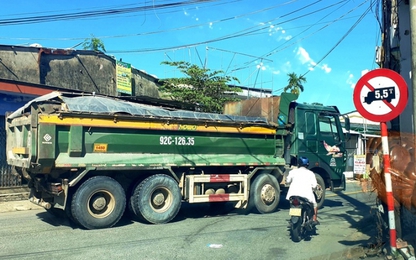 Đà Nẵng: Đoàn xe Hùng Bá chở đá “lộng hành” trên đường cấm