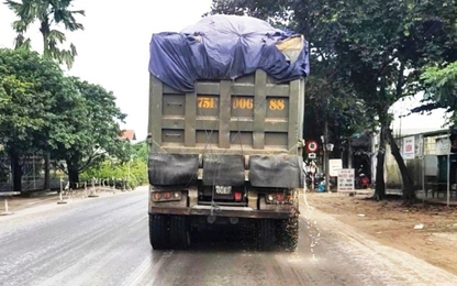 Quảng Nam: Tái diễn xe quá tải chở cát ướt lộng hành