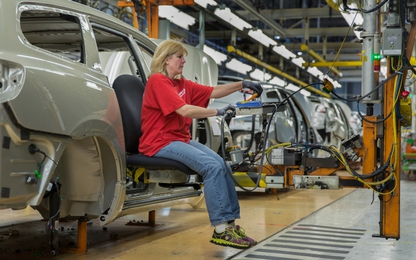 Hàng loạt nhà máy sản xuất ô tô trên thế giới đóng cửa vì Covid-19