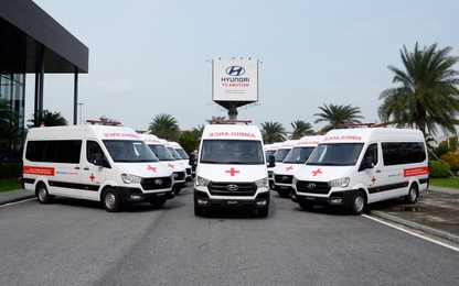 Hyundai Thành Công trao tặng 10 xe Solati cứu thương hỗ trợ phòng chống dịch