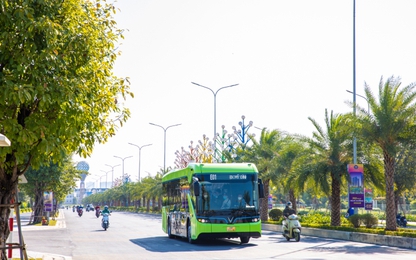 Xe buýt điện VinBus kết nối mạng lướt vận tải công cộng Hà Nội