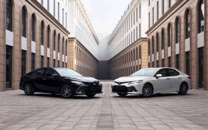 Toyota Camry thế hệ mới ra mắt, giá từ 1,05 tỷ đồng