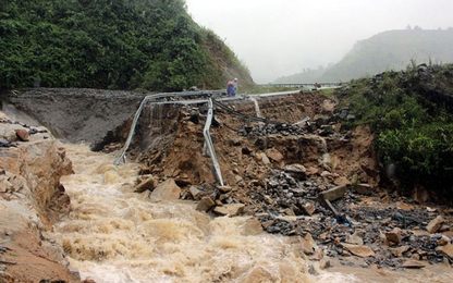 Khắc phục hậu quả lụt bão, đảm bảo giao thông QL4C, tỉnh Hà Giang