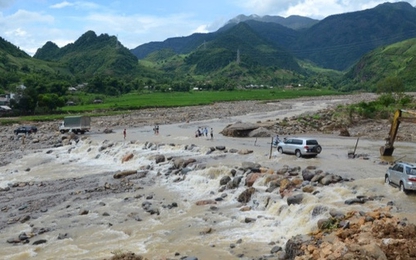 Hỗ trợ khắc phục hậu quả lũ lụt, khôi phục ĐT109, tỉnh Sơn La