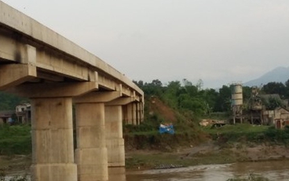 Phân luồng giao thông, sửa chữa cầu Gia Phú QL4E, tỉnh Lào Cai