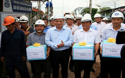 Bộ trưởng Trương Quang Nghĩa biểu dương các đơn vị thi công cầu Ghềnh