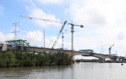 Hợp long cầu Sông Chà trên đường cao tốc Bến Lức - Long Thành