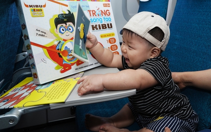 Hành khách nhí đón Trung Thu trên chuyến bay Vietnam Airlines