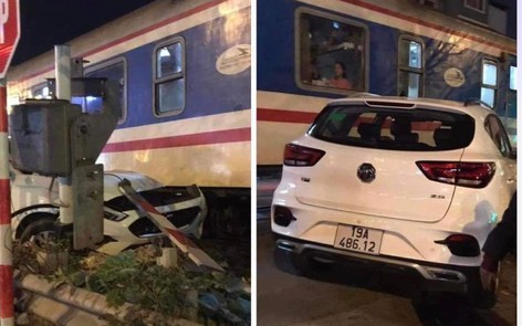 Hà Nội: Điều tra vụ ôtô con tông hỏng gác chắn, lao vào tàu hỏa tại Thanh Trì