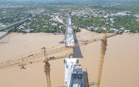 Ảnh: Cầu Mỹ Thuận 2 hơn 5.000 tỷ đồng chuẩn bị hợp long