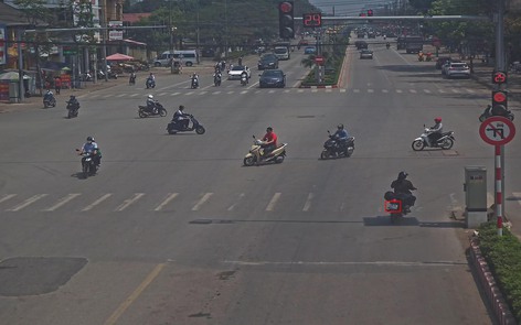 "Phạt nguội" người đi xe máy vi phạm nhìn từ Bắc Giang